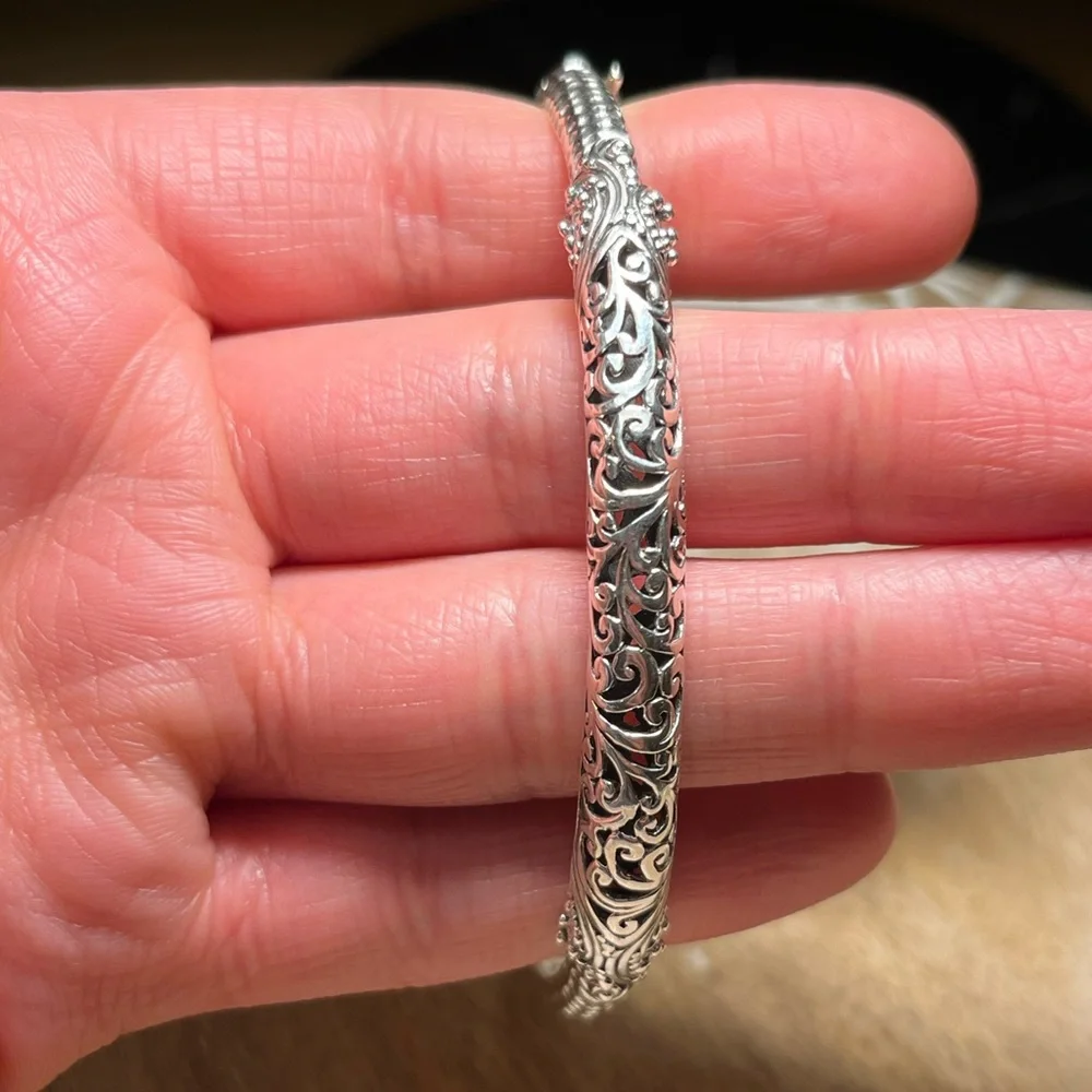Sarda Artisan Sterling Silver Cut Out Filigree Scroll Hinged Bangle - Picture 11 of 16